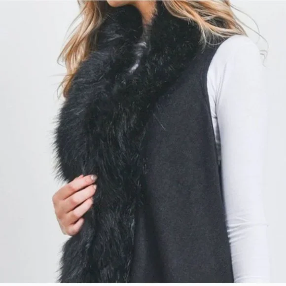 Knit Sweater Vest / Shawl /Cover up with faux fur - Picture 7 of 7